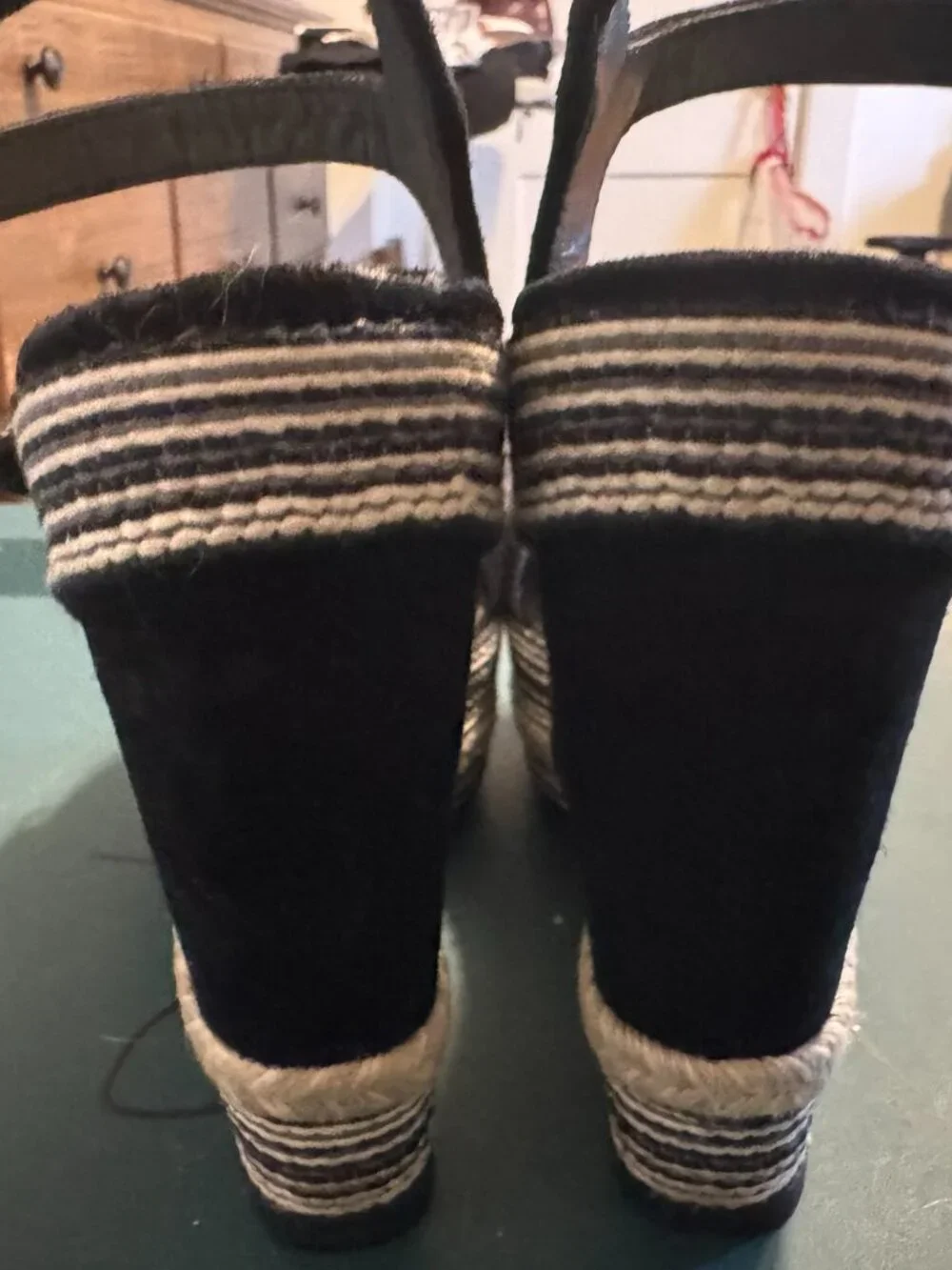 Women's Stuart Weitzman Black Velvet Platform Sandals Size 6.5 - Picture 6 of 10